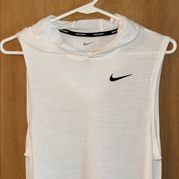 NWT Nike Women's White Swim Hooded Cover-Up - Picture 2 of 6